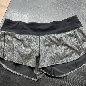 Lululemon Metallic Silver Speed Up Shorts Sz 8